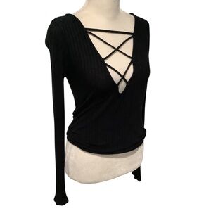 Me to We Black Crisscross Front Long Sleeve Top